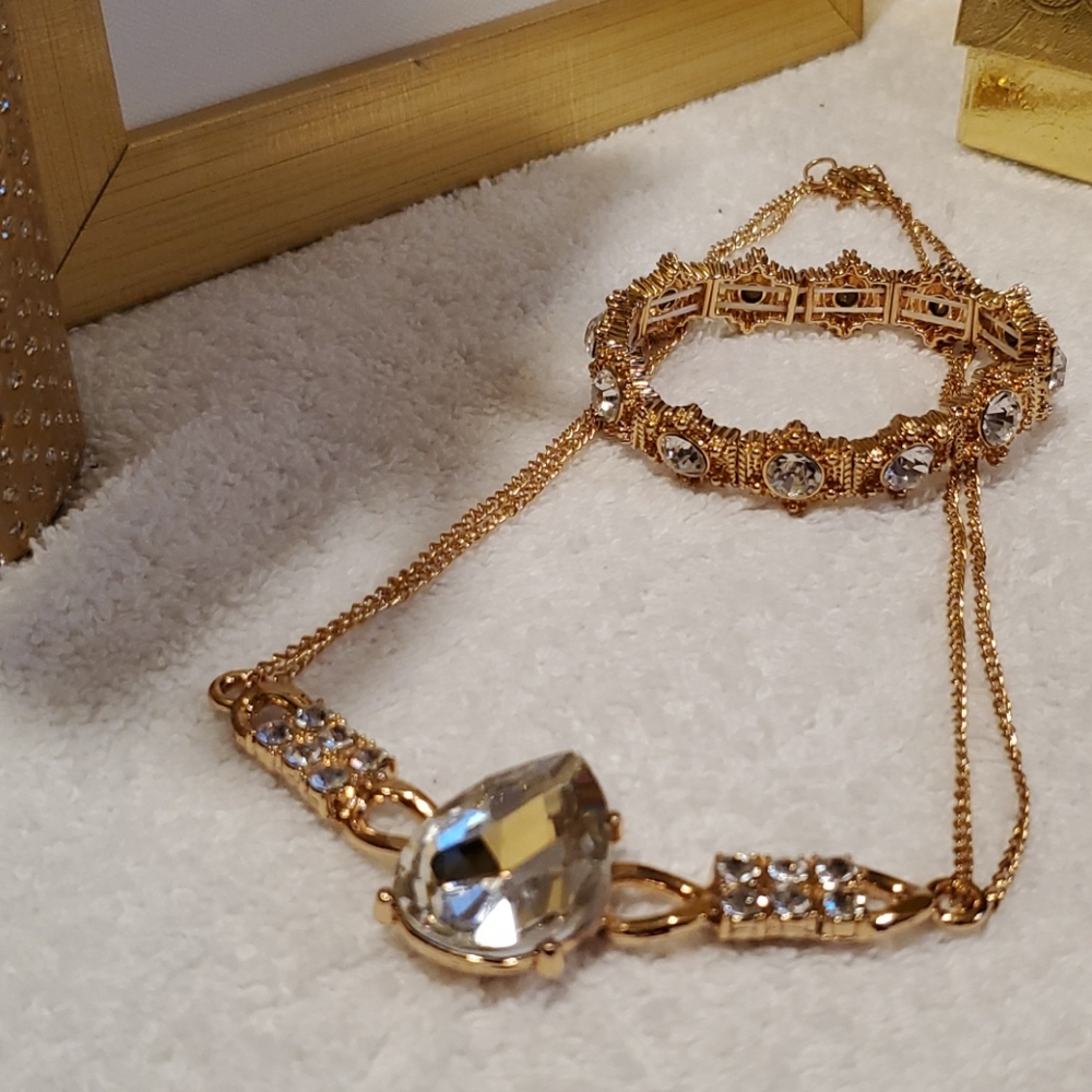 Jewel Necklace Set - $8
